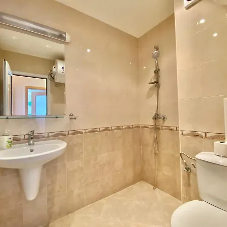 Aqua Dreams - Private Apartment - Bsr *