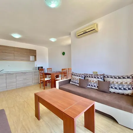 Aqua Dreams - Private Apartment - Bsr *
